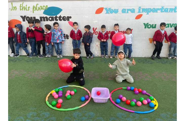 بازی توپ و بادکنکبا هدف کنترل همزمان 2