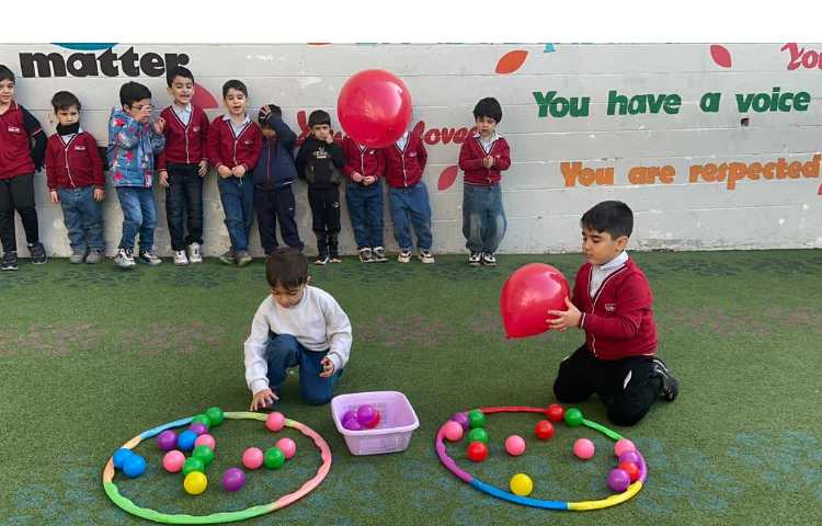 بازی توپ و بادکنکبا هدف کنترل همزمان