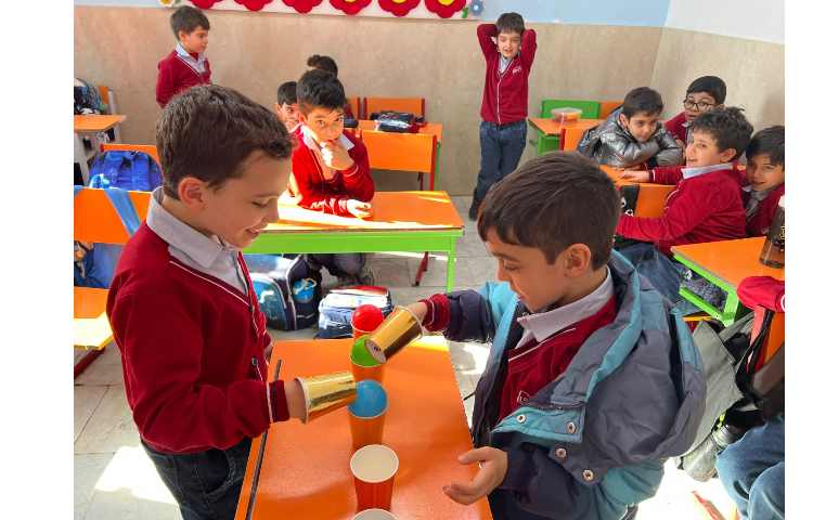 بازی توپ و لیوان 3
