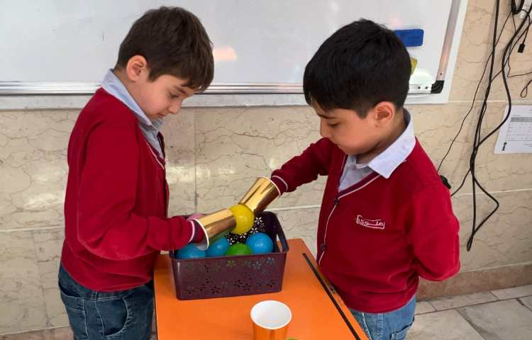 بازی توپ و لیوان
