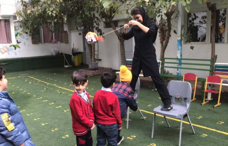 بازی جهت تمرین لغات درس 11 کتاب Picture Dictionary 1