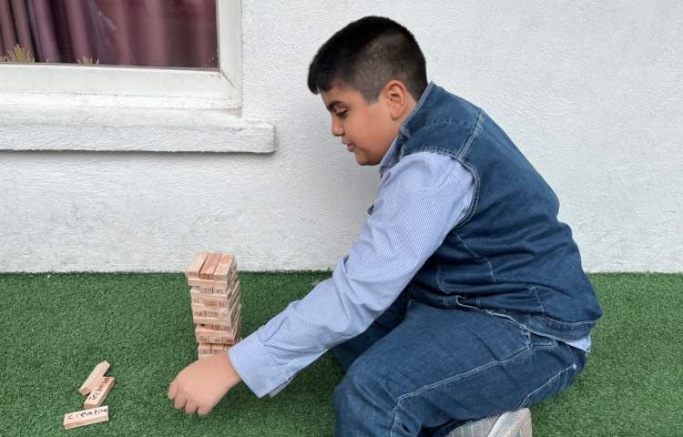 بازی جهت مرور لغات مشاغل در زنگ زبان عمومی 2