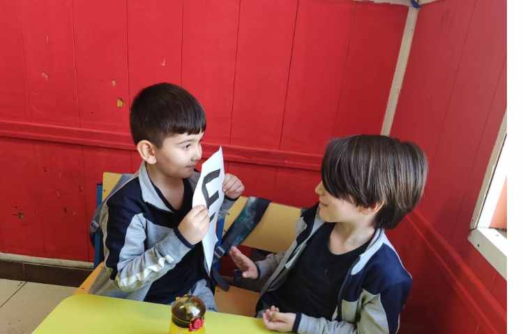 بازی جهت ها با استفاده از علامت های چشم پزشکی 4