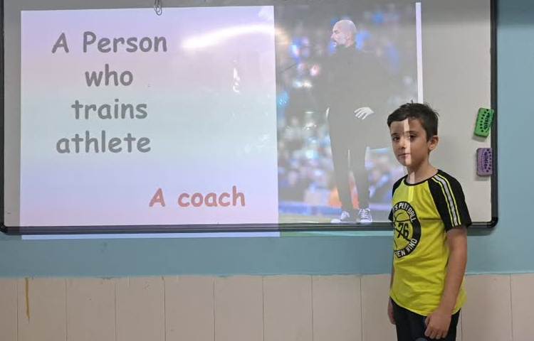 بازی حدس زدن شغل و خواندن شعر در کلاس 1