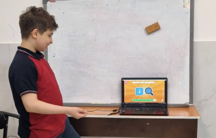 بازیِ حدس کشورها از روی تصویر-زنگ زبان عمومی