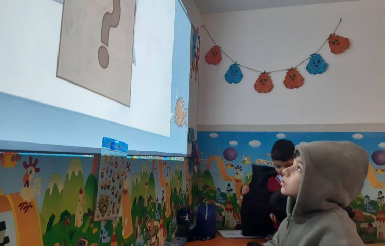 بازی حدس کلمات در زنگ زبان عمومی