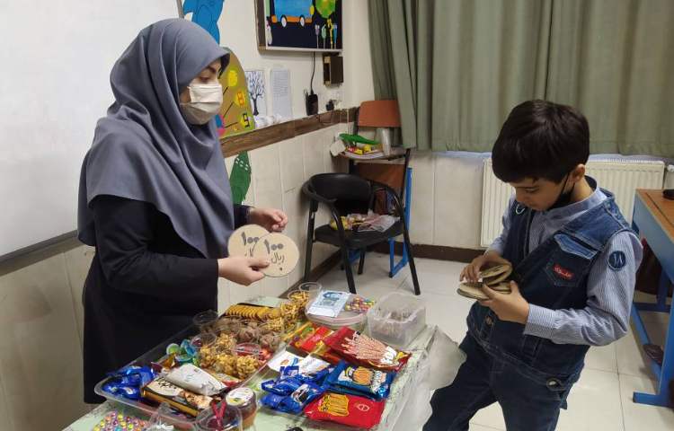 بازی خرید و فروش وسایل با هدف یادگیری ساخت عدد با سکه زنگ ریاضی 3