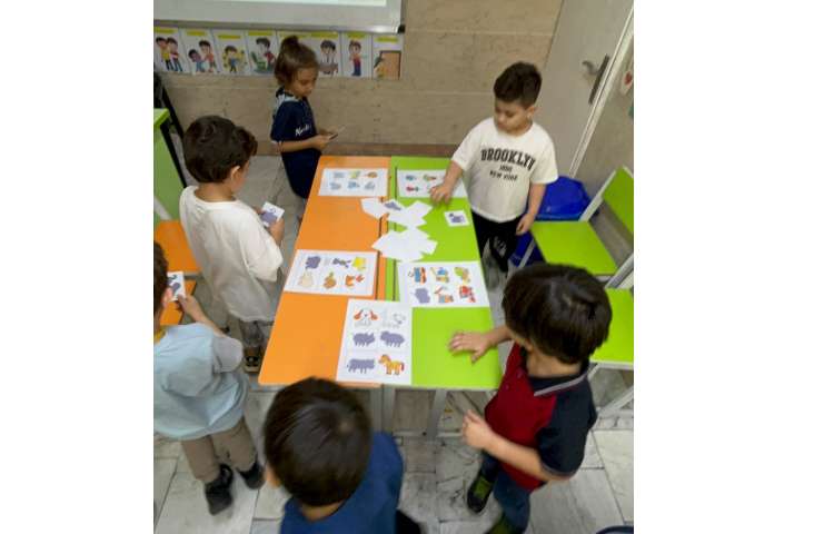 بازی خلاق تطابق سایه 1