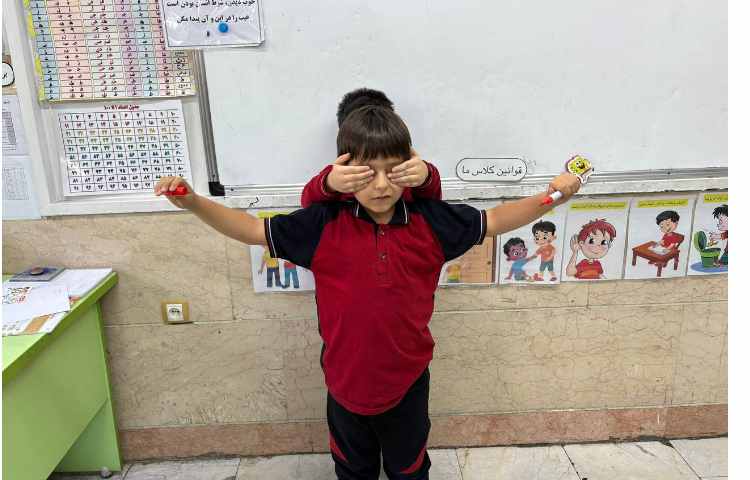 بازی خلاق تمرکز با ماژیک با چشم بسته 1