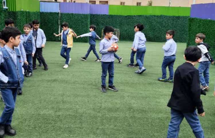 بازی دبستانی، توپ و هدف 3