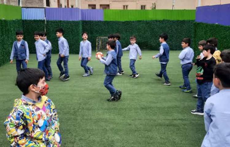 بازی دبستانی، توپ و هدف