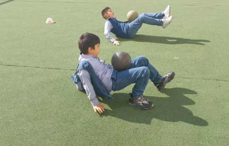 بازی دبستانی حرکت خرچنگی 1