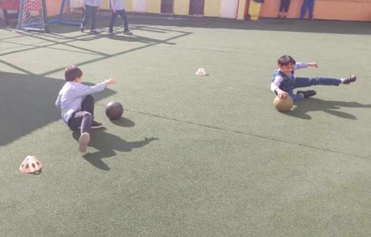 بازی دبستانی حرکت خرچنگی 3