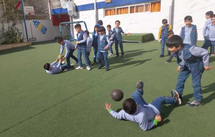 بازی دبستانی حرکت خرچنگی 4