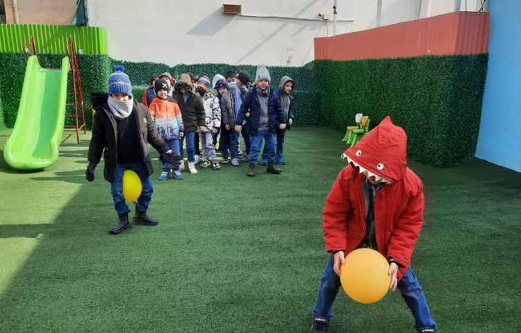 بازی دبستانی، حفظ تعادل 1