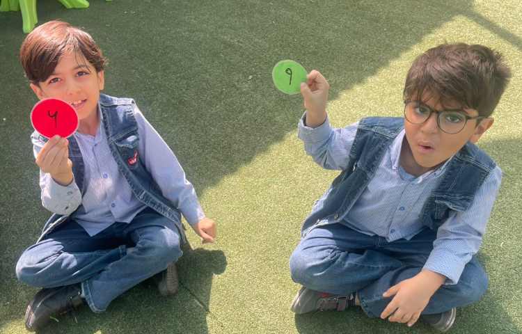 بازی دبستانی ساعت 4