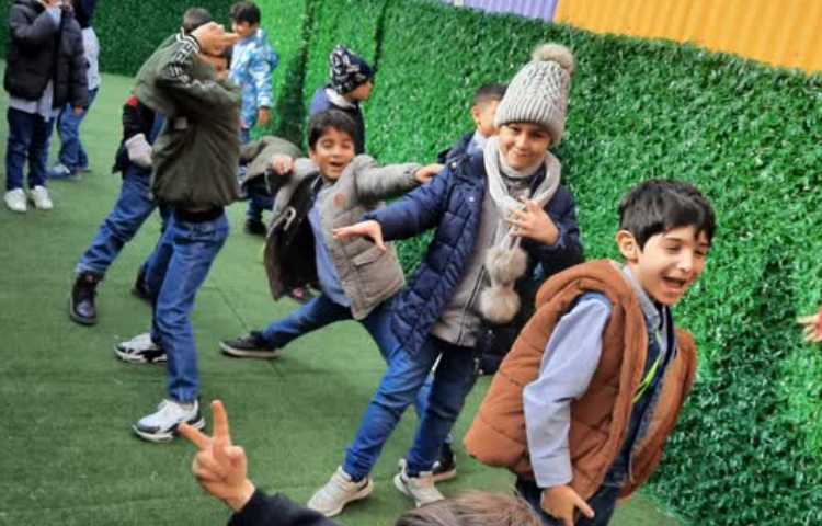 بازی دبستانی عروسک شو