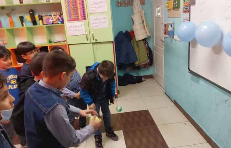 بازی دبستانی پرتاب کن و بترکون 3