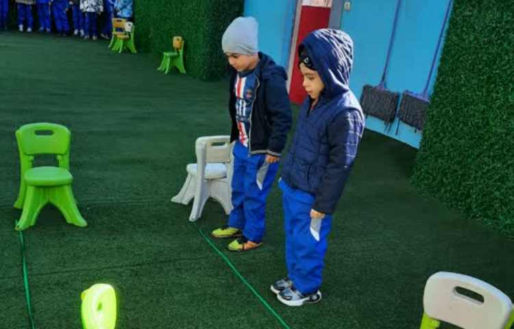 بازی دبستانی پرش از جوی 3