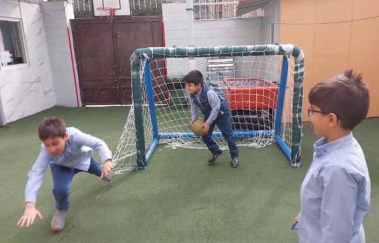 بازی دبستانی پنالتی برعکس 1