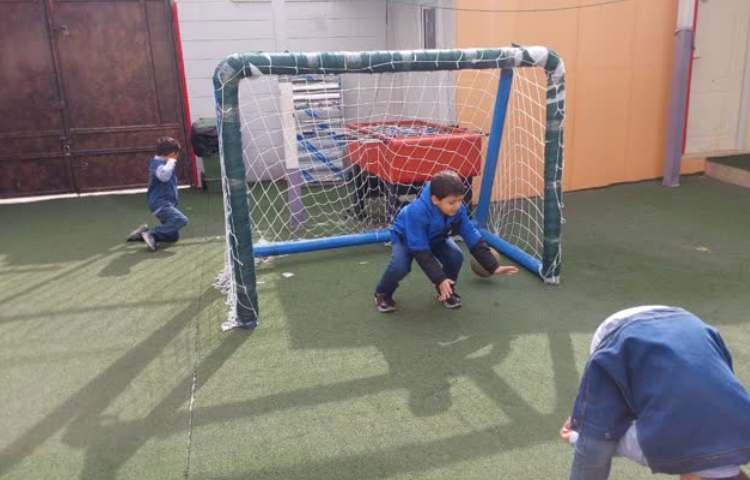 بازی دبستانی پنالتی برعکس 2