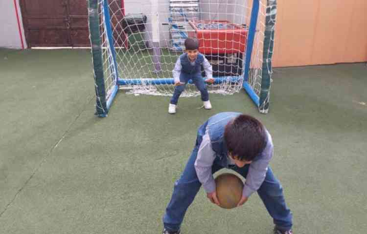 بازی دبستانی پنالتی برعکس 5