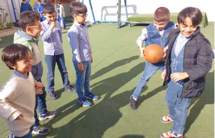 بازی دبستانی 1