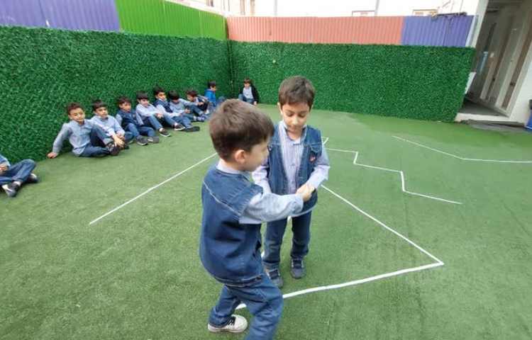 بازی دبستانی