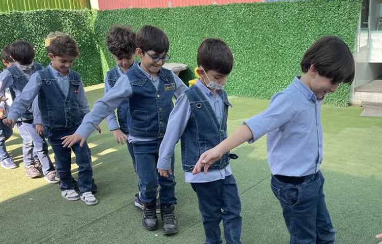 بازی دبستانی