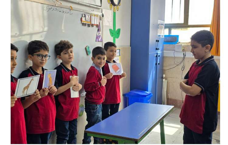 بازی guess what در مورد موجودات زنده و غیر زنده 4