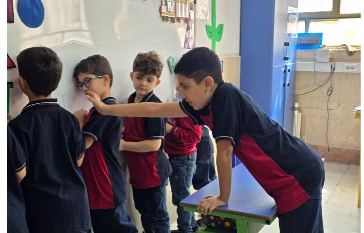 بازی guess what در مورد موجودات زنده و غیر زنده 7