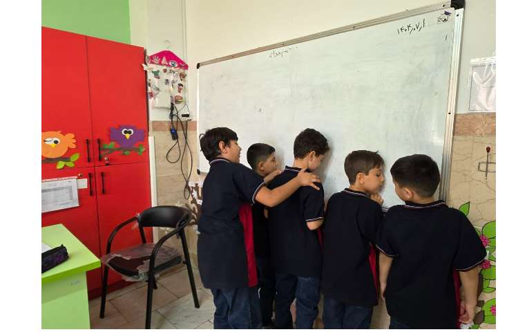 بازی guess what در مورد موجودات زنده و غیر زنده