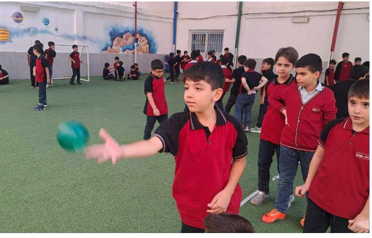 بازی زبانی در زنگ تفریح (Immersion Time)-ساختن جمله با افعال مورد نظر