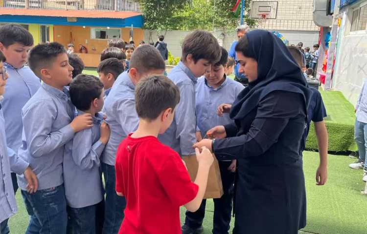 بازی زبانی mystery bag (غوطه وری زنگ تفریح) 2