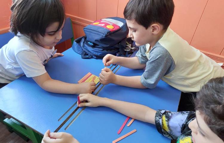 : بازی ساختنی، افزایش خلاقیت و ایده پردازی با چوب بستنی 4