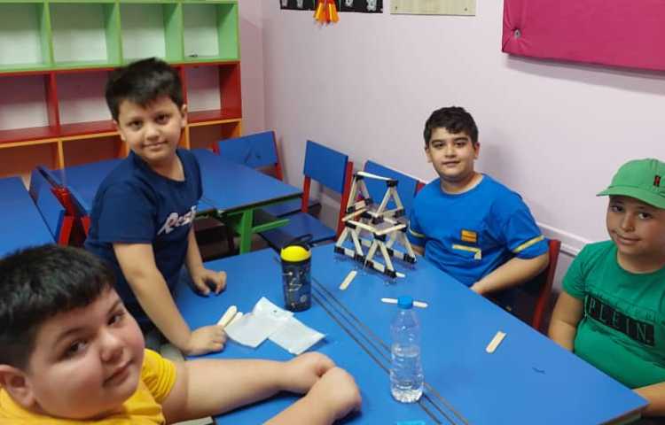 بازی ساختنی برج مثلثی 3