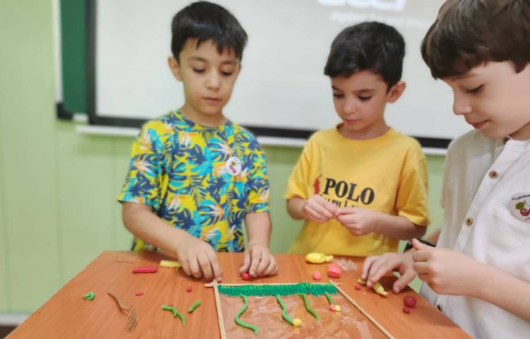 : بازی ساختنی، تابلو طبیعت با خمیر 3