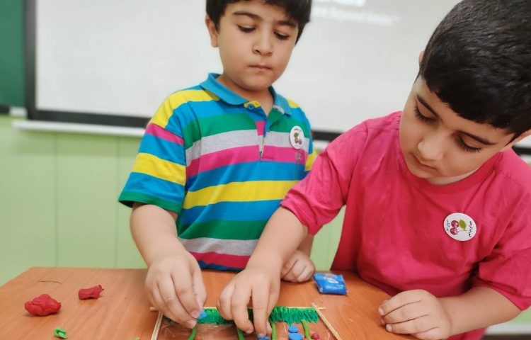 : بازی ساختنی، تابلو طبیعت با خمیر 6