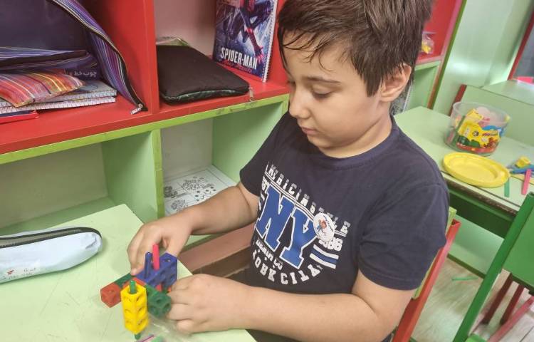 : بازی ساختنی، خلاقیت سازه با چوب بستنی و چینه 1