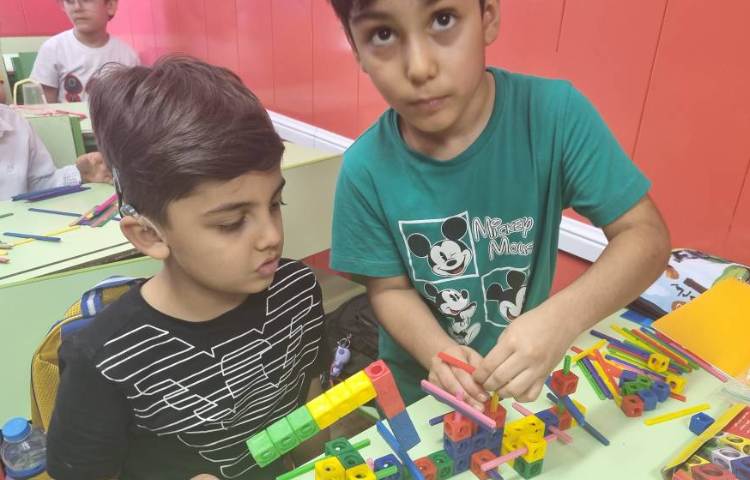 : بازی ساختنی، خلاقیت سازه با چوب بستنی و چینه 3