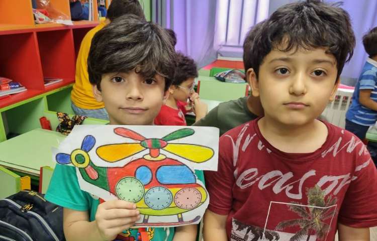 : بازی ساختنی، رنگ آمیزی و دست ورزی و تلفیق ساعت 1