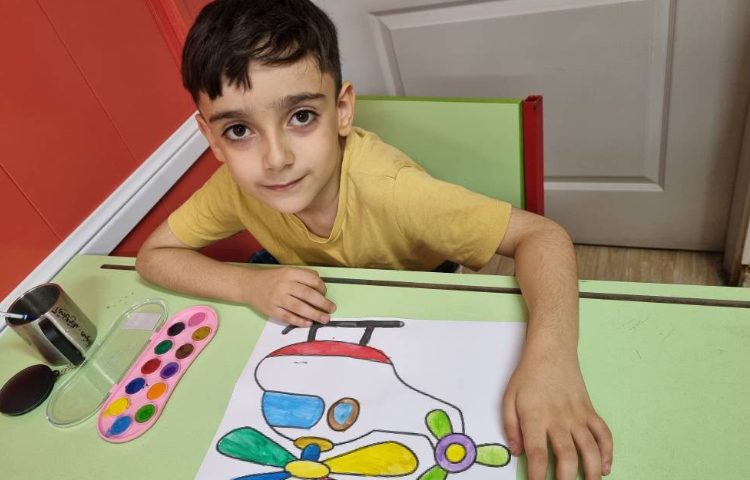 : بازی ساختنی، رنگ آمیزی و دست ورزی و تلفیق ساعت 4