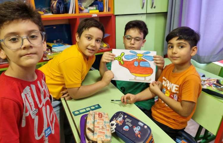 : بازی ساختنی، رنگ آمیزی و دست ورزی و تلفیق ساعت