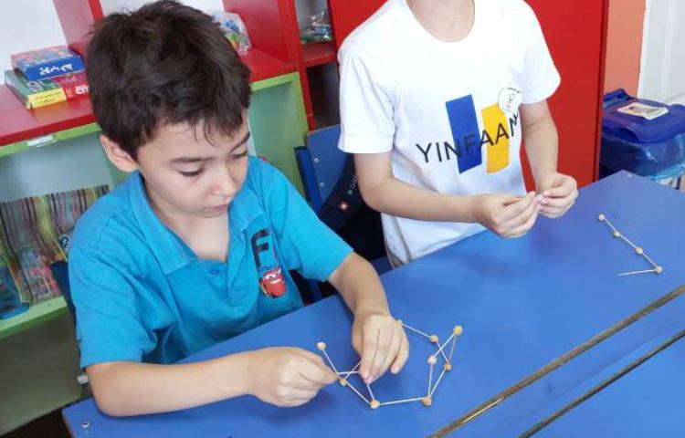 : بازی ساختنی، ساخت برج نخود با هدف افزایش تمرکز و خلاقیت 4