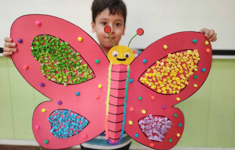 : بازی ساختنی، کلاژ پروانه 1