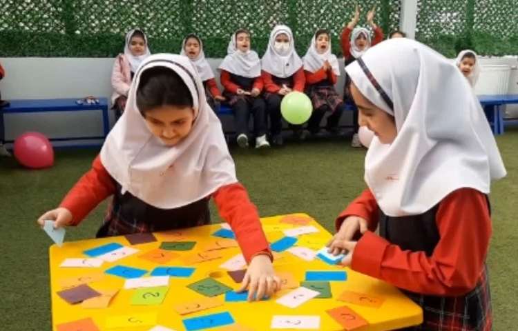 بازی ساخت کلمات با حروف