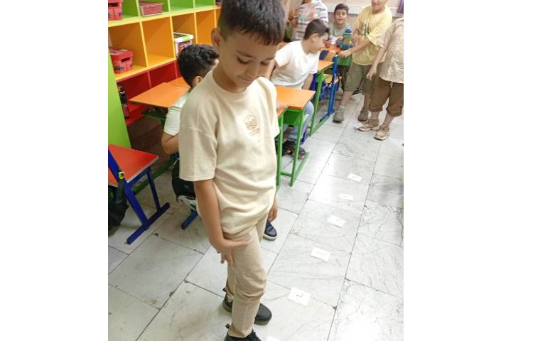 بازی ساخت کلمات با پسوند و پیشوند و جمله سازی 1