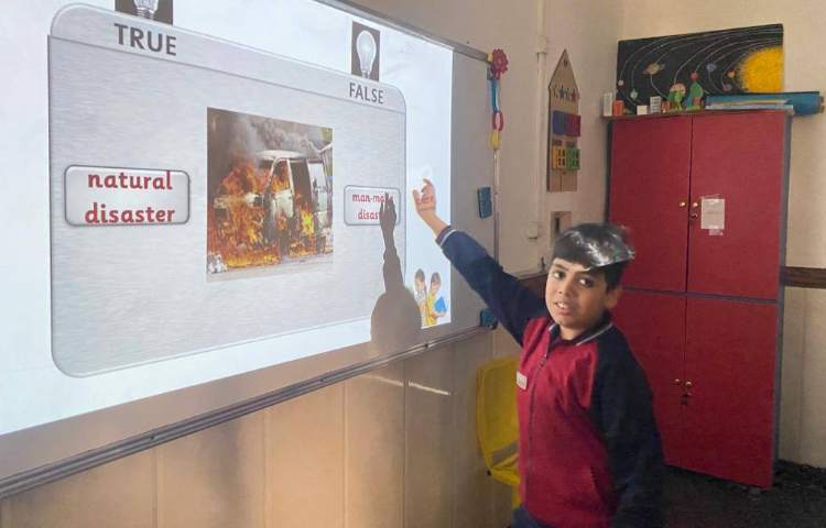 بازیِ صحیح غلط-زنگ Science 1