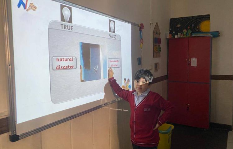 بازیِ صحیح غلط-زنگ Science 2