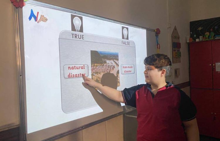 بازیِ صحیح غلط-زنگ Science 4